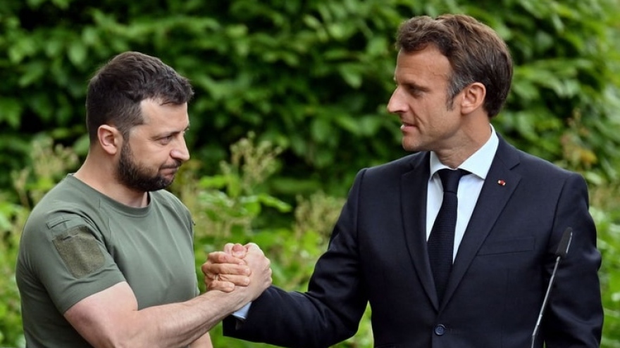 Tổng thống Macron: Pháp tiếp tục trừng phạt Nga và tăng cường hỗ trợ Ukraine